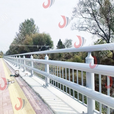 桥梁防撞护栏