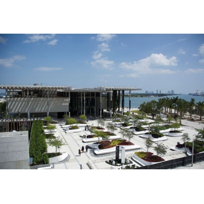 阿尔博树池景墙档墙