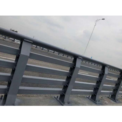 挑选市政护栏的具体方法